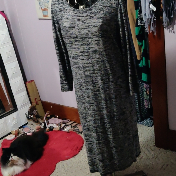 Long dress - Picture 2 of 5